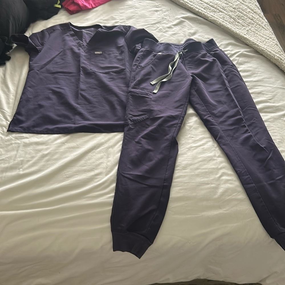 FIGS scrubs